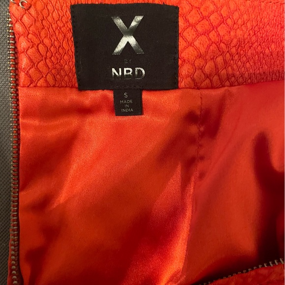 X by NBD Red Snake print Skirt - Picture 3 of 3